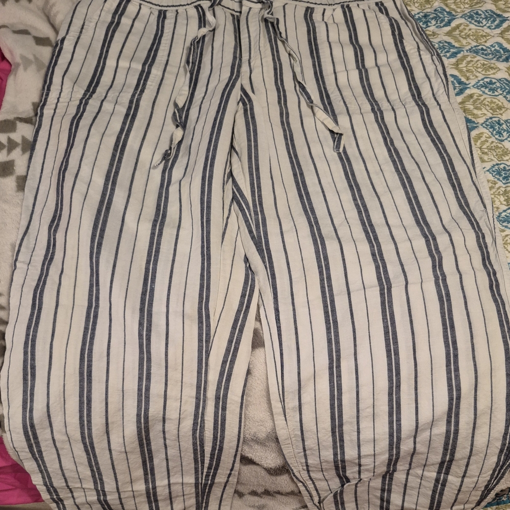 Liz Claiborne Navy and White Striped Pants